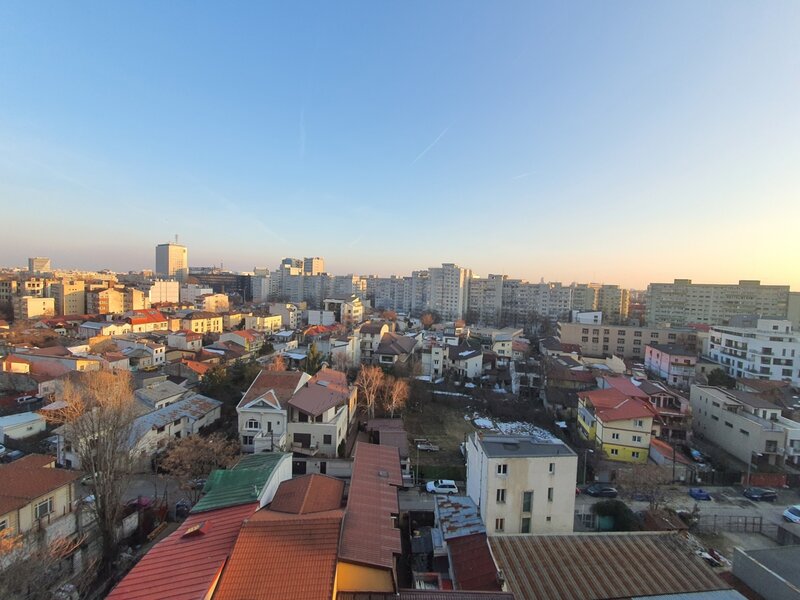 Banu Manta, Titulescu, Victoriei