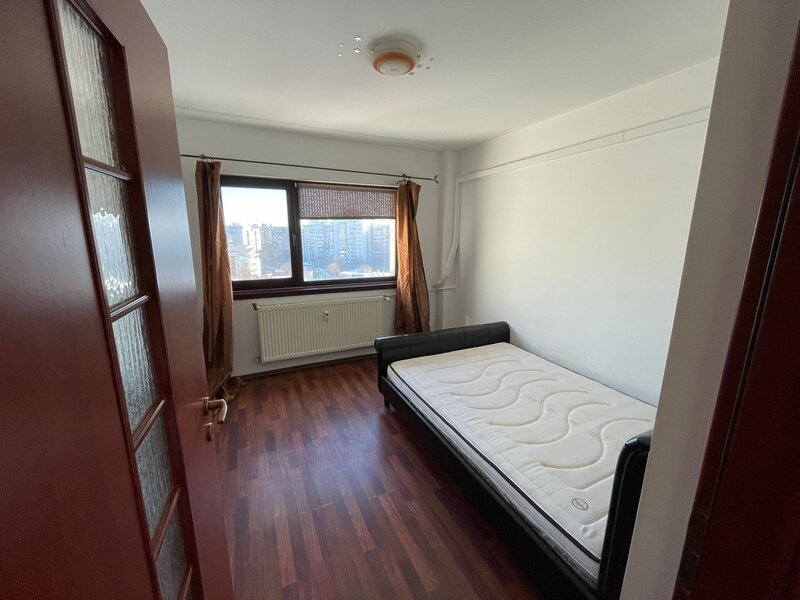 Banu Manta, Titulescu, Victoriei